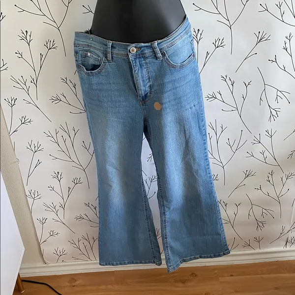 Women's Blue Flare Jeans Size 8 - Image 2
