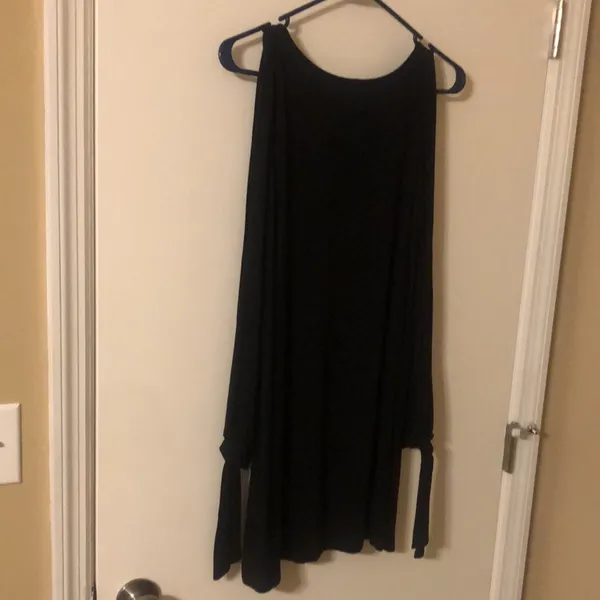 Lulus women’s medium 3/4 tie at end of sleeve black - Image 6