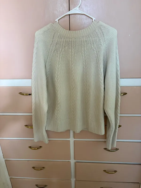 On 34 th White Cardigan Size XL - Image 5