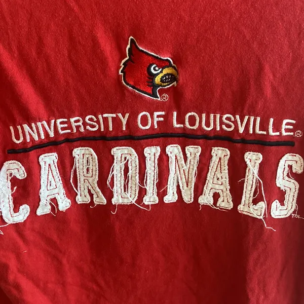 Old Varsity Brand University of Louisville Cardinals tshirt S - Image 3