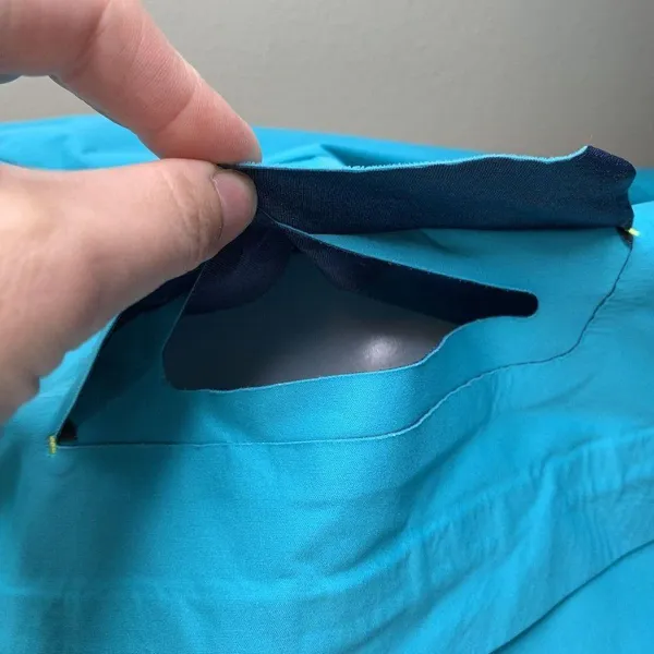 Craft Cycling Full Zip Vent Air Wind Jacket Women’s Sz M Turquoise Blue *flaws - Image 3