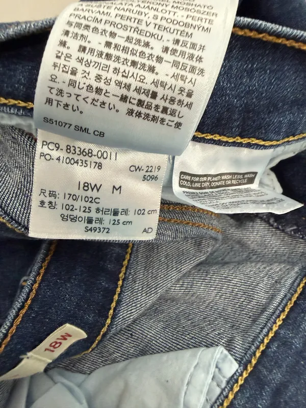 Levi’s 721 High Rise Skinny Women's Distressed Dark Blue Jeans - Image 6