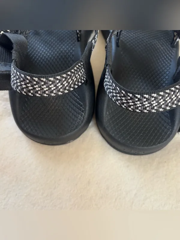 Chacos Black Strappy Women's Outdoor Sandals Size W9 - Image 9