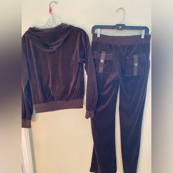 VTN Always Famous Joggers Set/ Hoodie/Sweatpants (Fitted) - Image 7