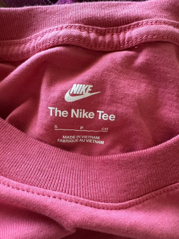 Nike Pink Tee - Image 3