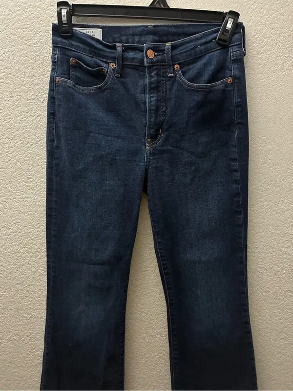 GAP 70's High Rise Flare Jeans in Dark Wash 28 - Image 5