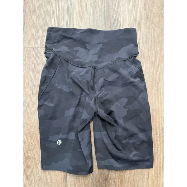Lululemon Base Pace High Rise Short 8' Women's Camo Deep Coal Sz 4 Black Stretch - Image 2