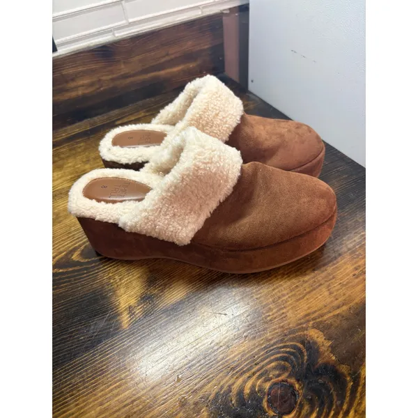 Time And Tru Brown Fur Lined Clogs Size 8‎ - Image 2