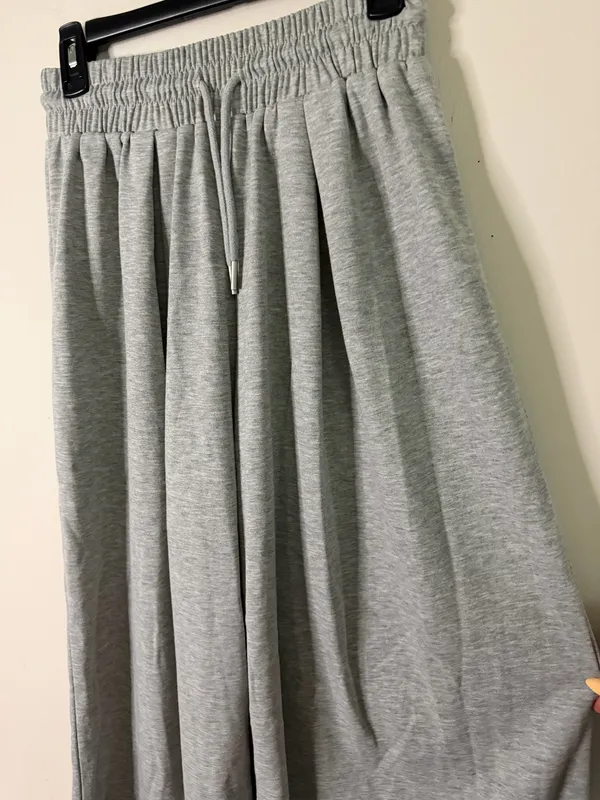 SheIn Women’s Gray Wide-Leg Sweatpants - Image 2
