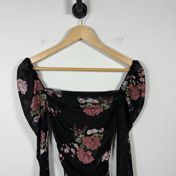 Superdown Revolve Women’s Scarlett Puff Sleeve Floral Mesh Top Black/Pink M - Image 5