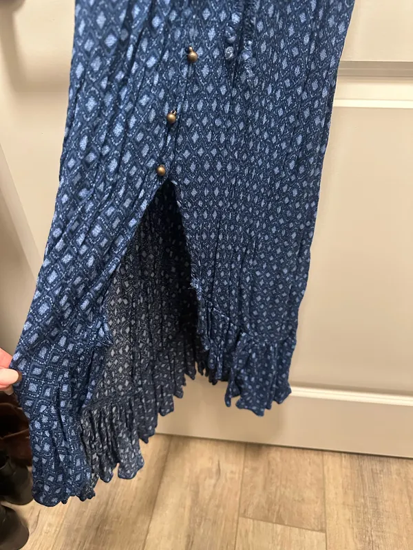 Blue Patterned Flowy Dress - Image 4