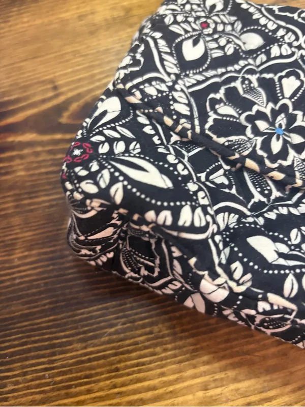 Vera Bradley black and white handbag - Image 4