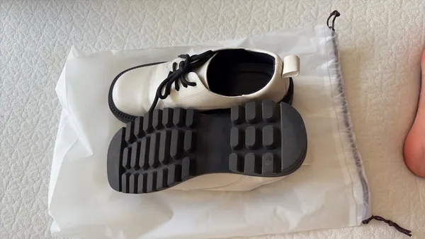 Women’s White Platform Oxford Shoes Size 5.5 - Image 3