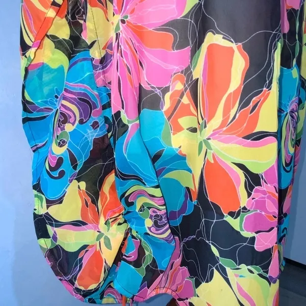 Vertigo Semi-Sheer Vibrant Floral Top Or Swim Cover XL - Image 7