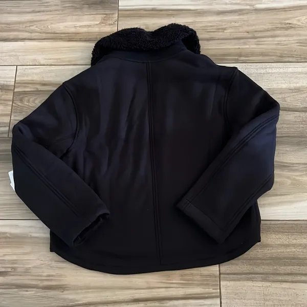 Athleta Westbound Sherpa jacket - Image 4