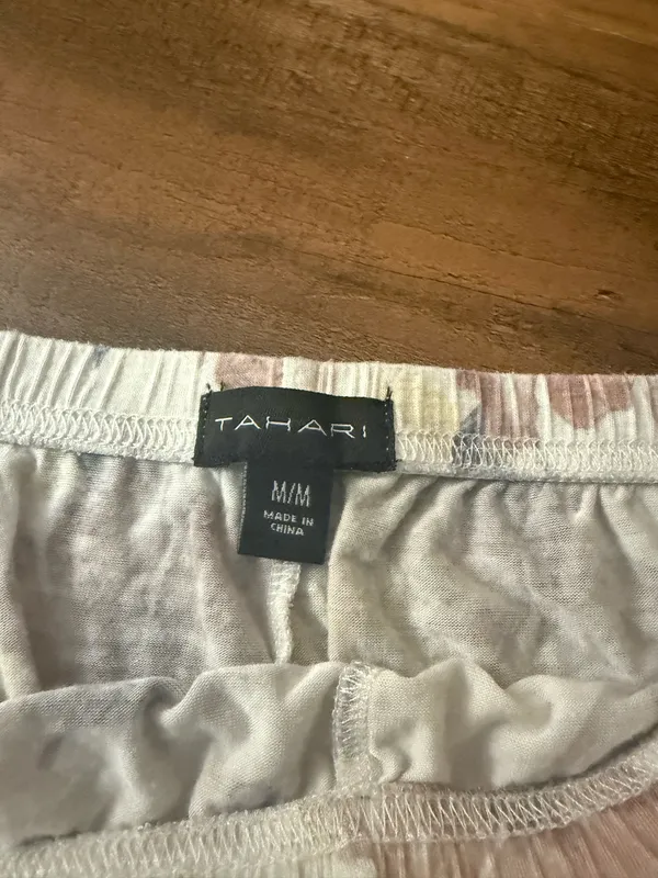 Tahari Shorts - Image 2