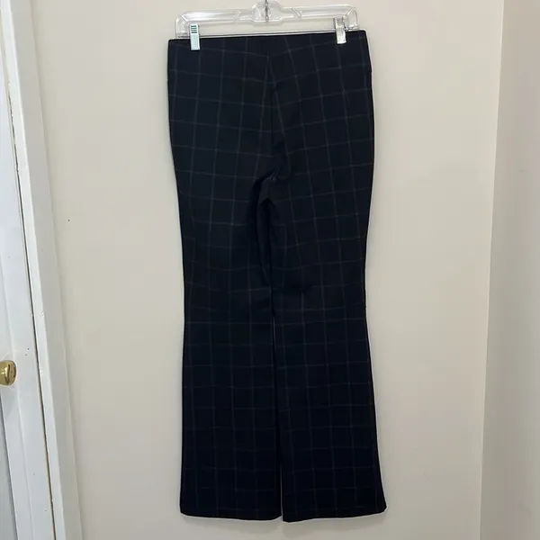 Max Studio Women’s Pants Size Medium - Image 5
