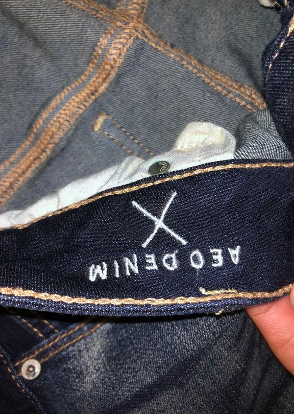 NWOT AEO Skinny Jeans Size 6 Long - Image 6