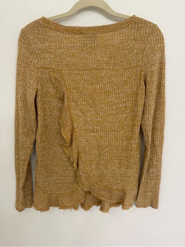 Anthropologie Women's Mustard Knit Ruffle Hem Top Size Small - Image 2