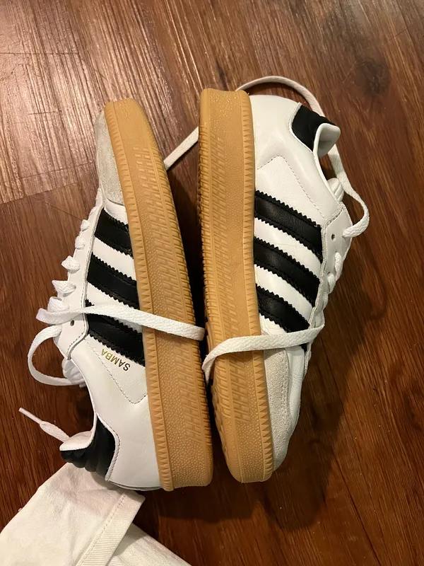 Samba sneaker worn maybe 2 times perfect condition - Image 4