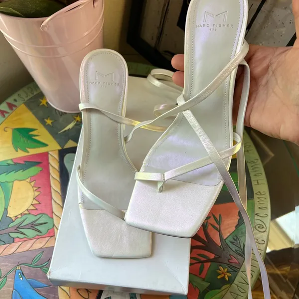 ✨MARC FISHER unicorn white heeled sandals - Image 3