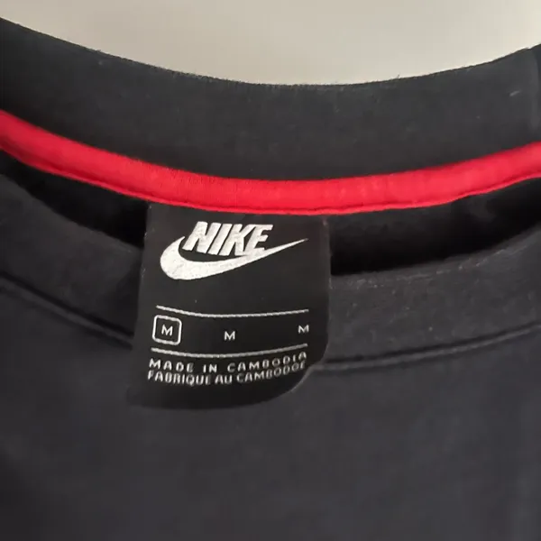 Nike Air Women's Black, White, and Red Sweatshirt - Image 2