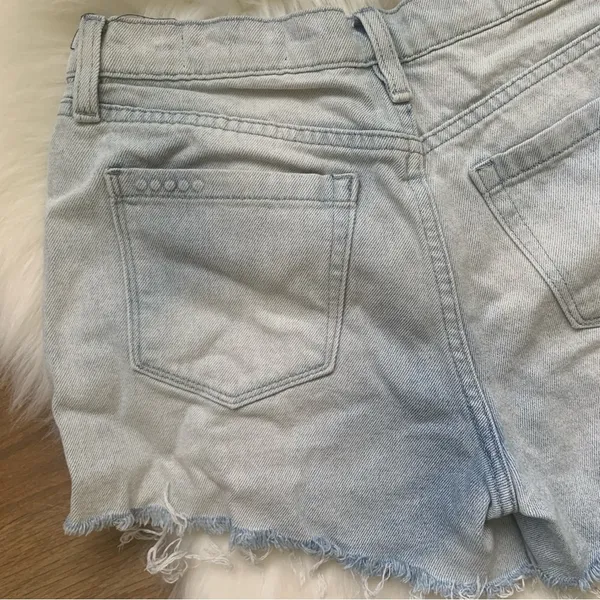 Blank NYC the Fulton Roll Up Light Blue Jean Shorts Size 28 - Image 7
