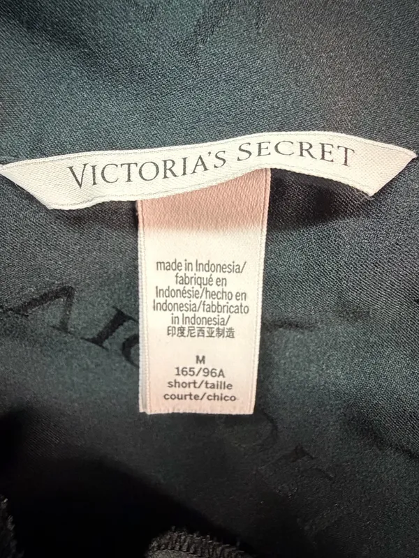 Victoria Secret Women’s Signature Satin Jacquard Black Pajama Set Size M Short - Image 5