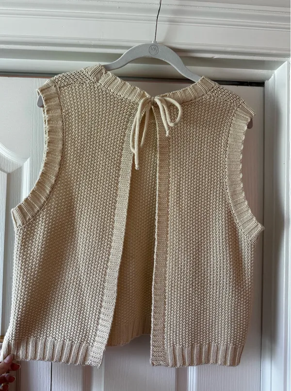 Knit backless tank top in cream Tan - Image 5