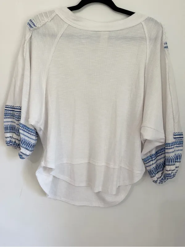 Free People We The Free Bubble Thermal V-Neck Embroidered Tee Shirt medium - Image 6