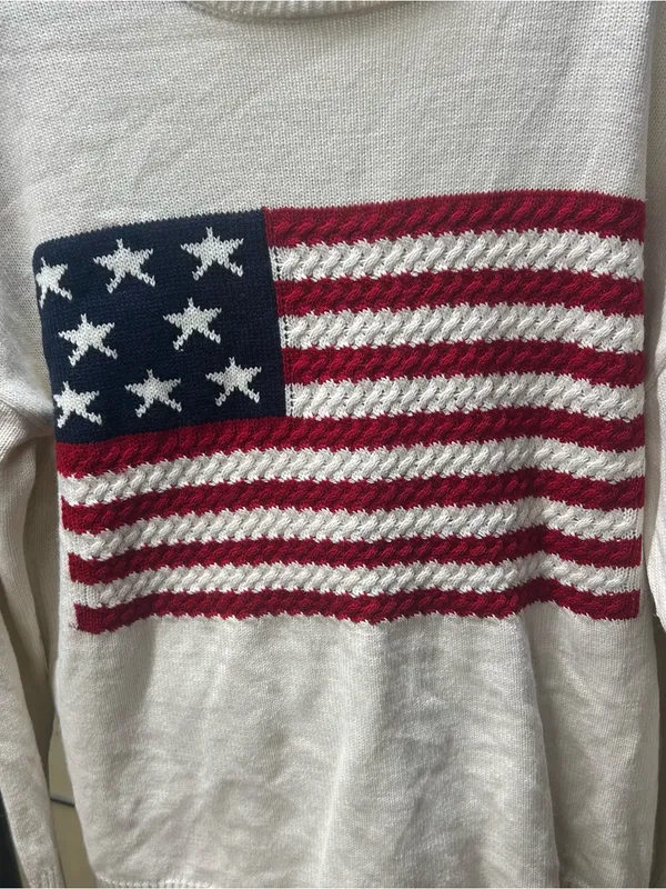 NWOT Fashion by Mirabeau USA Flag Embroidered Knit Crewneck Sweater: L - Image 3