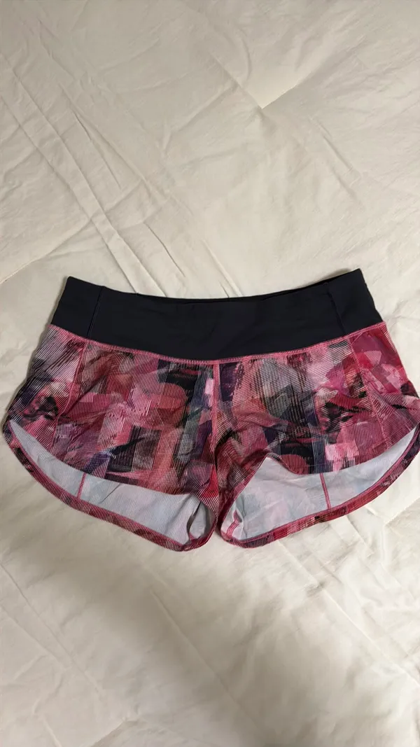 Lululemon Shorts Speed 2.5" - Image 2