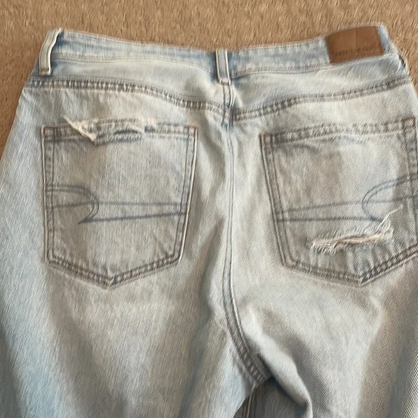 American Eagle mom jeans - Image 7