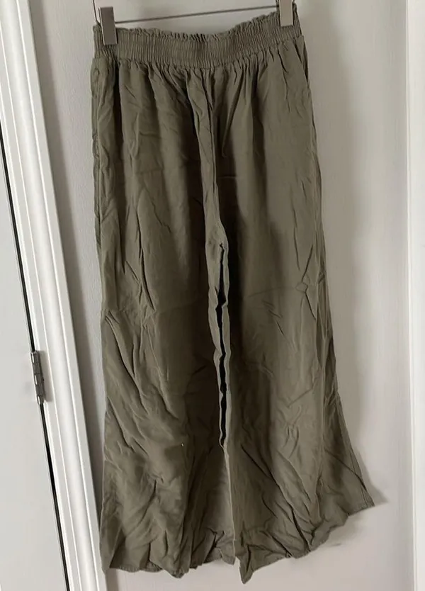 American Eagle olive green wide leg pants in size Medium - Image 4