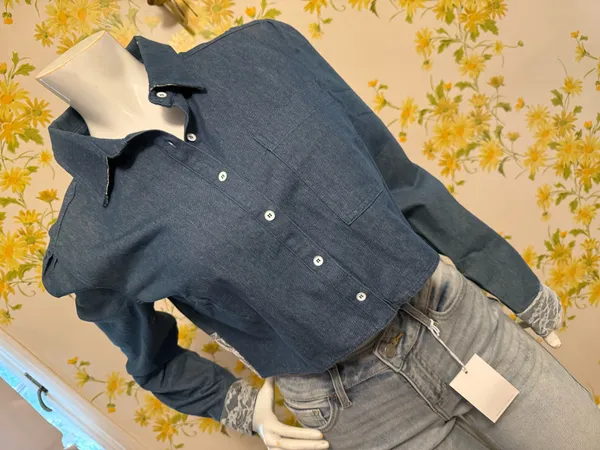En Crême Long sleeve Cropped Button-Front Shirt - denim Blue size M - Image 6