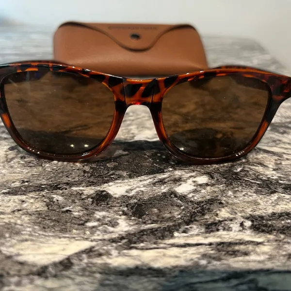 Tortoise Shell Sunglasses Brown - Image 2
