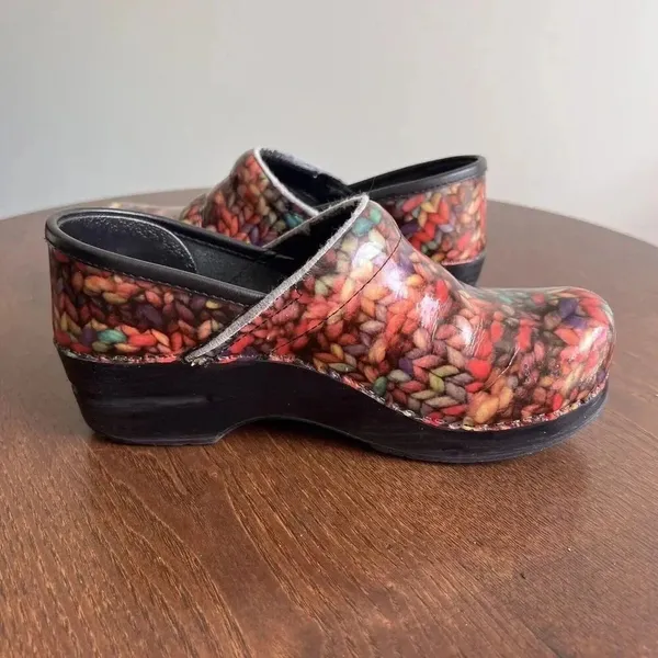 Dansko 37 Professional Clogs Shoes Cute Chunky Knit Yarn Pattern Nursing‎ 6.5 - Image 4