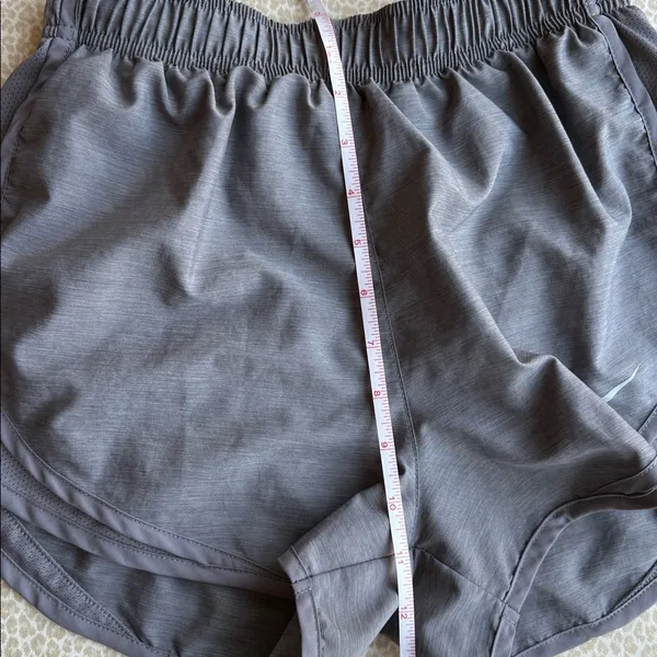 NWOT Nike DRI-FIT Women's Gray Running Gym Athletic Workout Shorts size S - Image 7