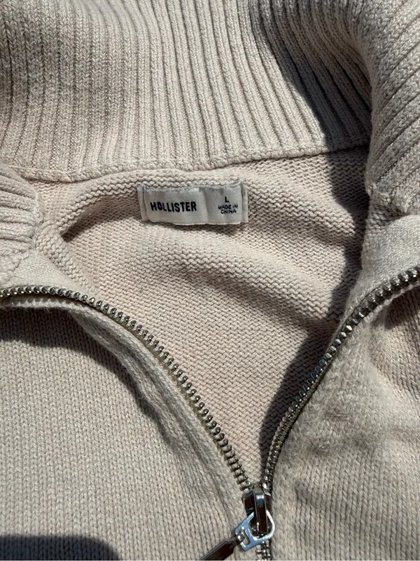 Hollister Cream Half-Zip Turtleneck Sweater with '98' Patch - Image 3