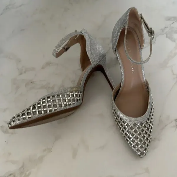 kelly & katie Bayae Pumps EUC - Image 3