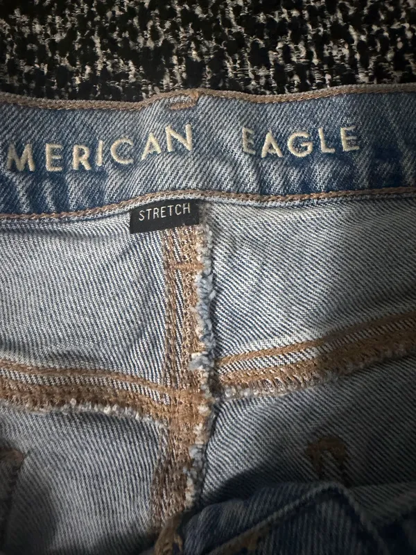 American Eagle 90s Bootcut High Rise Light Wash Split Front Hem Jeans Size 12. - Image 5