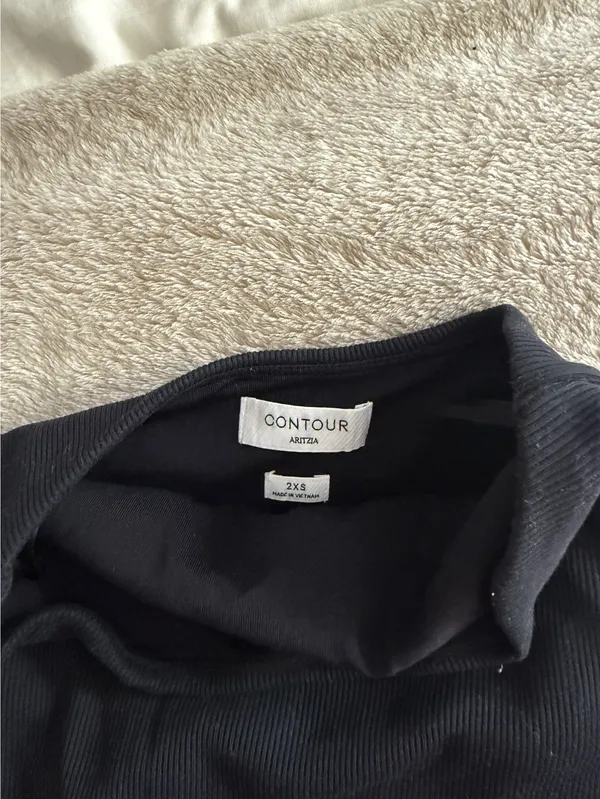 Aritzia Top - Image 2