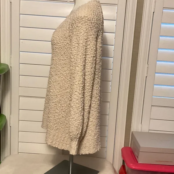 Cozy Cream V-Neck Sweater - Image 5