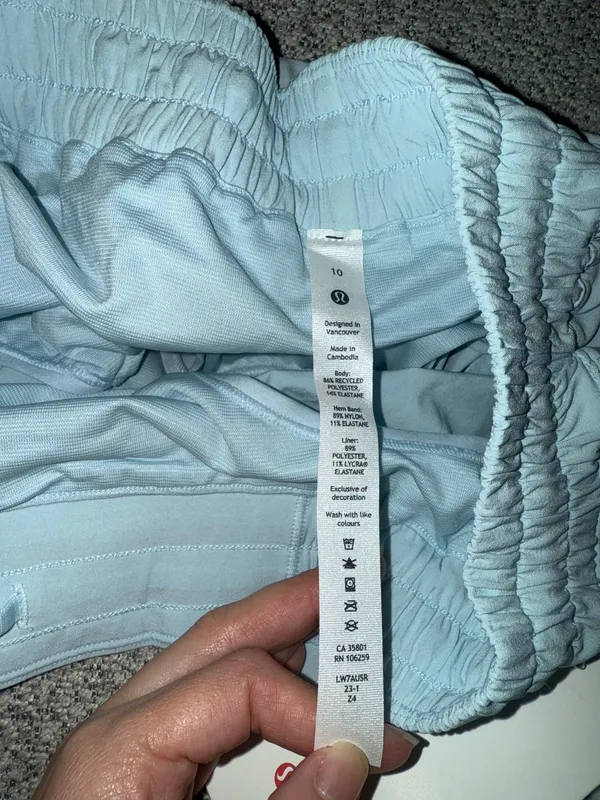 Lululemon Hotty Hot LR Short 2.5" *Lined - Image 3