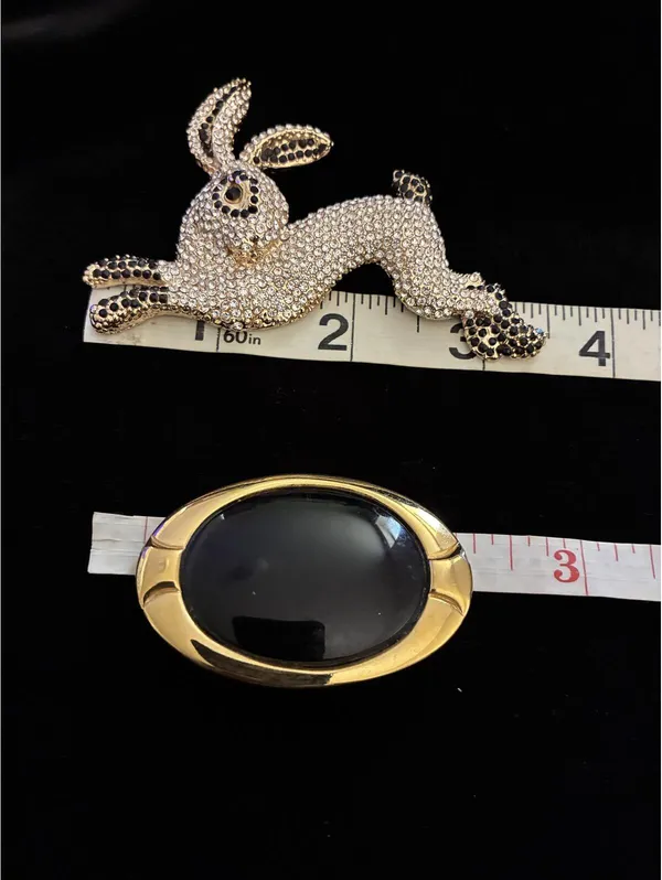 Vintage Costume Jewelry Brooch Lot w Signed Napier Oval Black Cabochon Set - Image 6