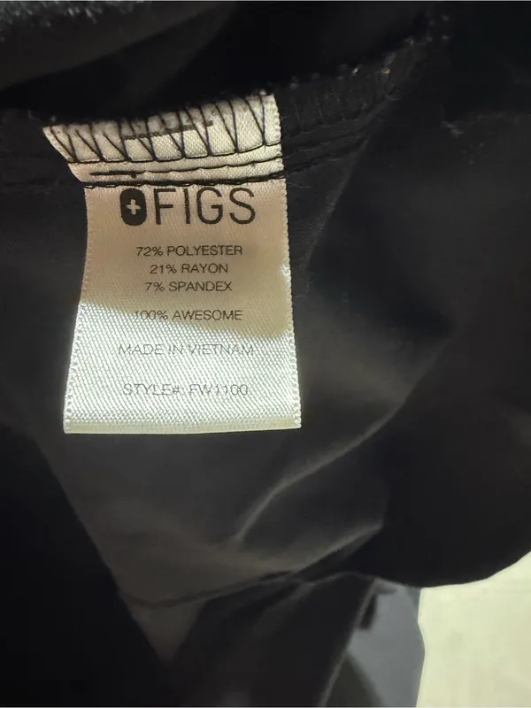 FIGS Black Scrub Top small technical collection - Image 7