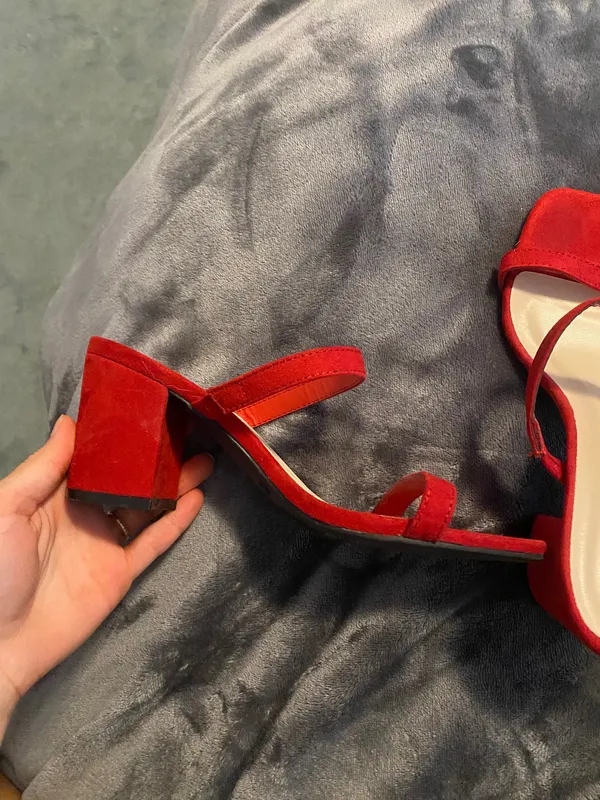 Red heels Size 6 - Image 2