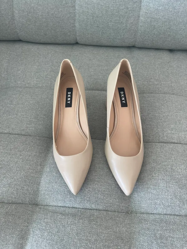 DKNY Nude Pointy Heels - Image 5