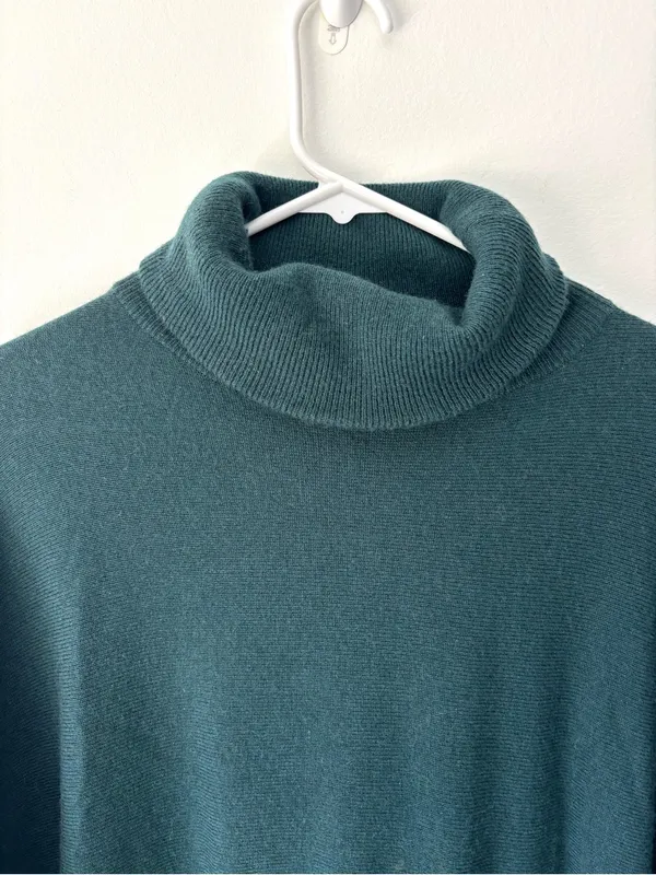 Garnet Hill Forest Green Wool Cashmere Blend Turtle Neck Sweater Front Pockets - Image 2