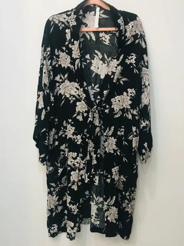 Spiritual Gangster Maya Kimono Floral FabFitFun One Size Black. - Image 3